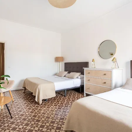 Sunny Bcn بيت شباب برشلونة